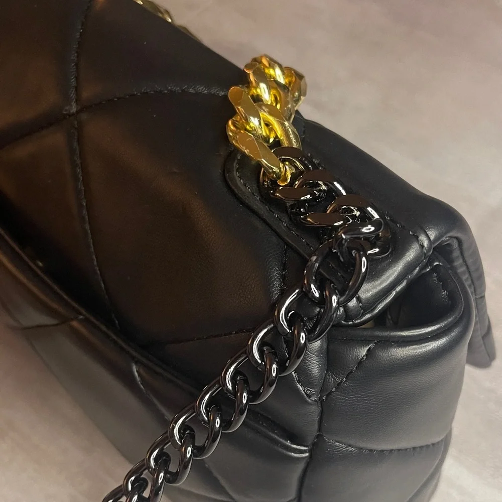 Elegant Black Quilted Bag with Gold Chain- mixed metal - Picture 4 of 13